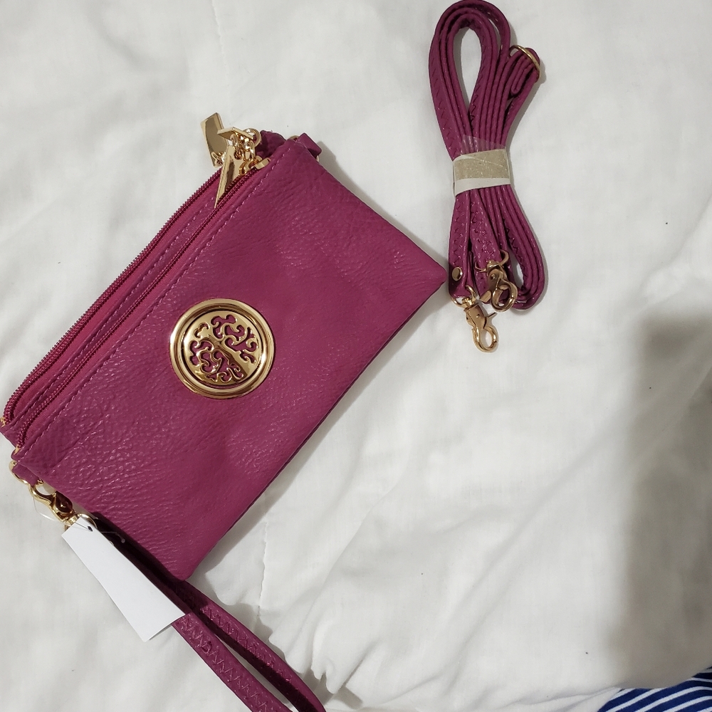 BRAND NEW tri compartmental wristlet/ crossbody - Picture 3 of 7
